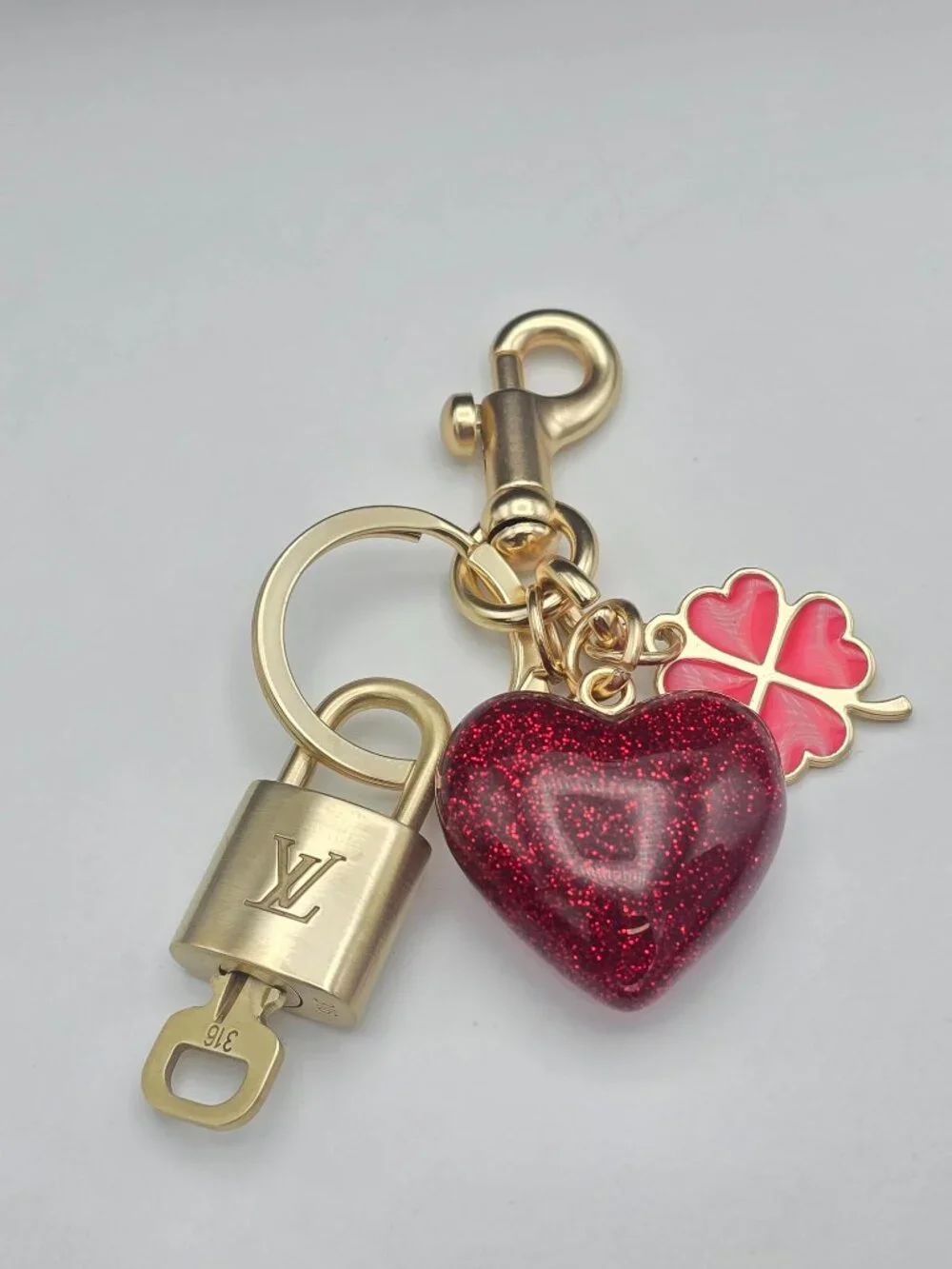 LV Authentic Gold Lock & Key 🔑 Luxury Bag Charm w/ Unbranded Heart Keychain